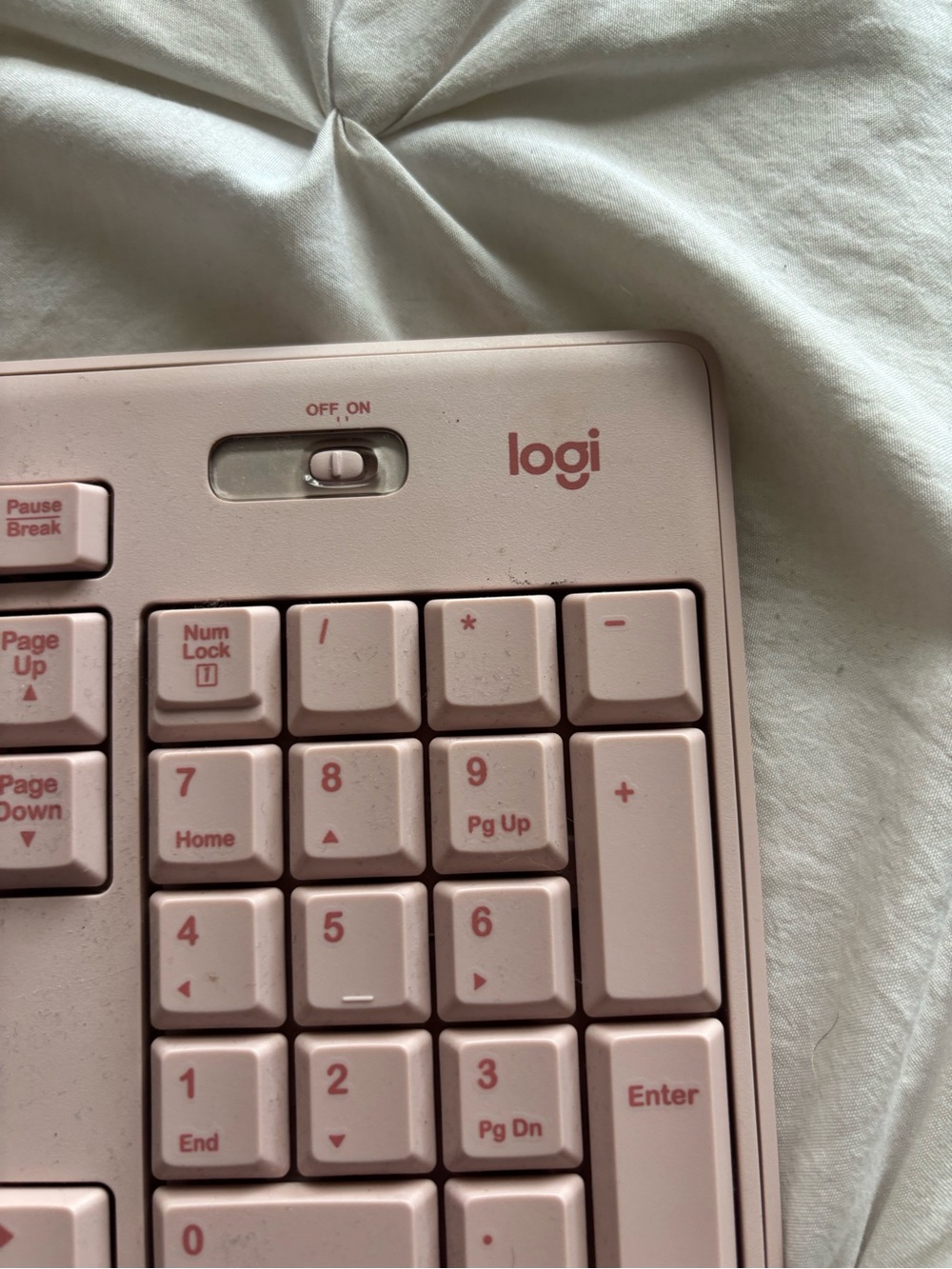 Logitech Pink Wireless Full-Size Keyboard with Numeric Keypad - Picture 2 of 3